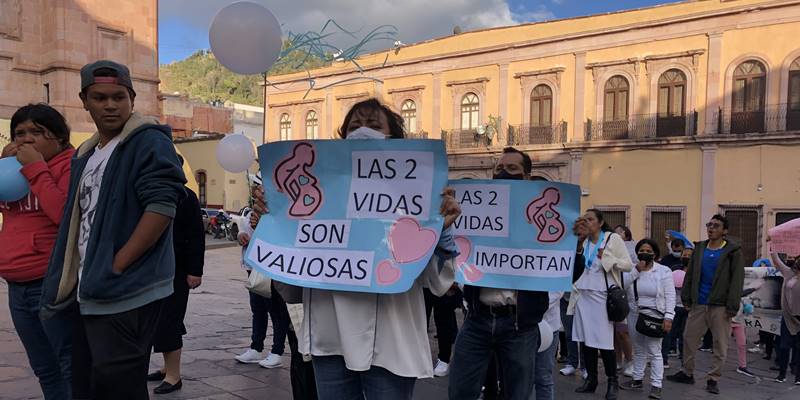 ZACATECANOS MARCHAN A FAVOR DE LA MUJER, LA VIDA Y LA PAZ - Diálogo